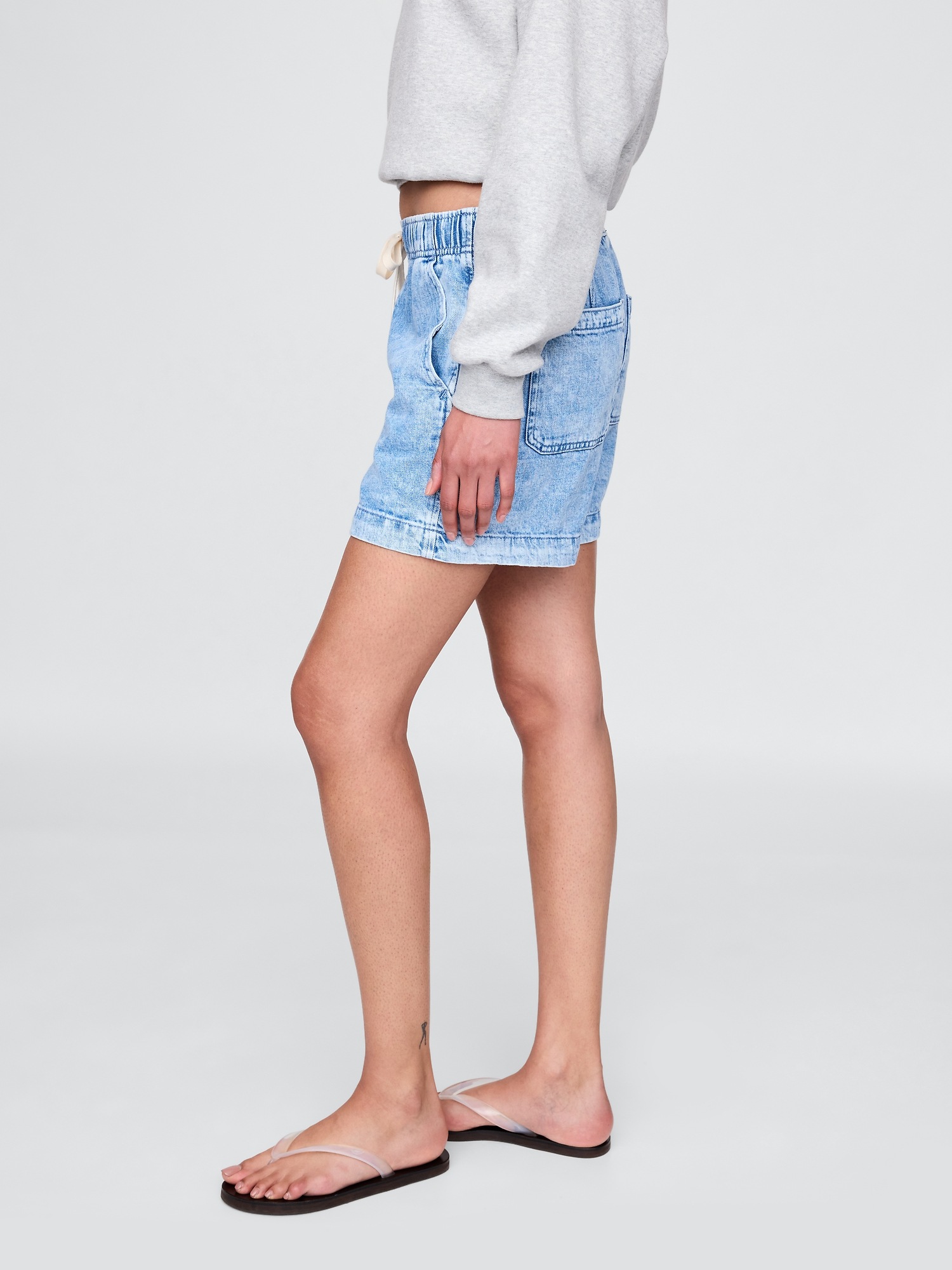 Женские шорты Gap Easy Denim Shorts, цвет: Светлый индиго — фото 3
