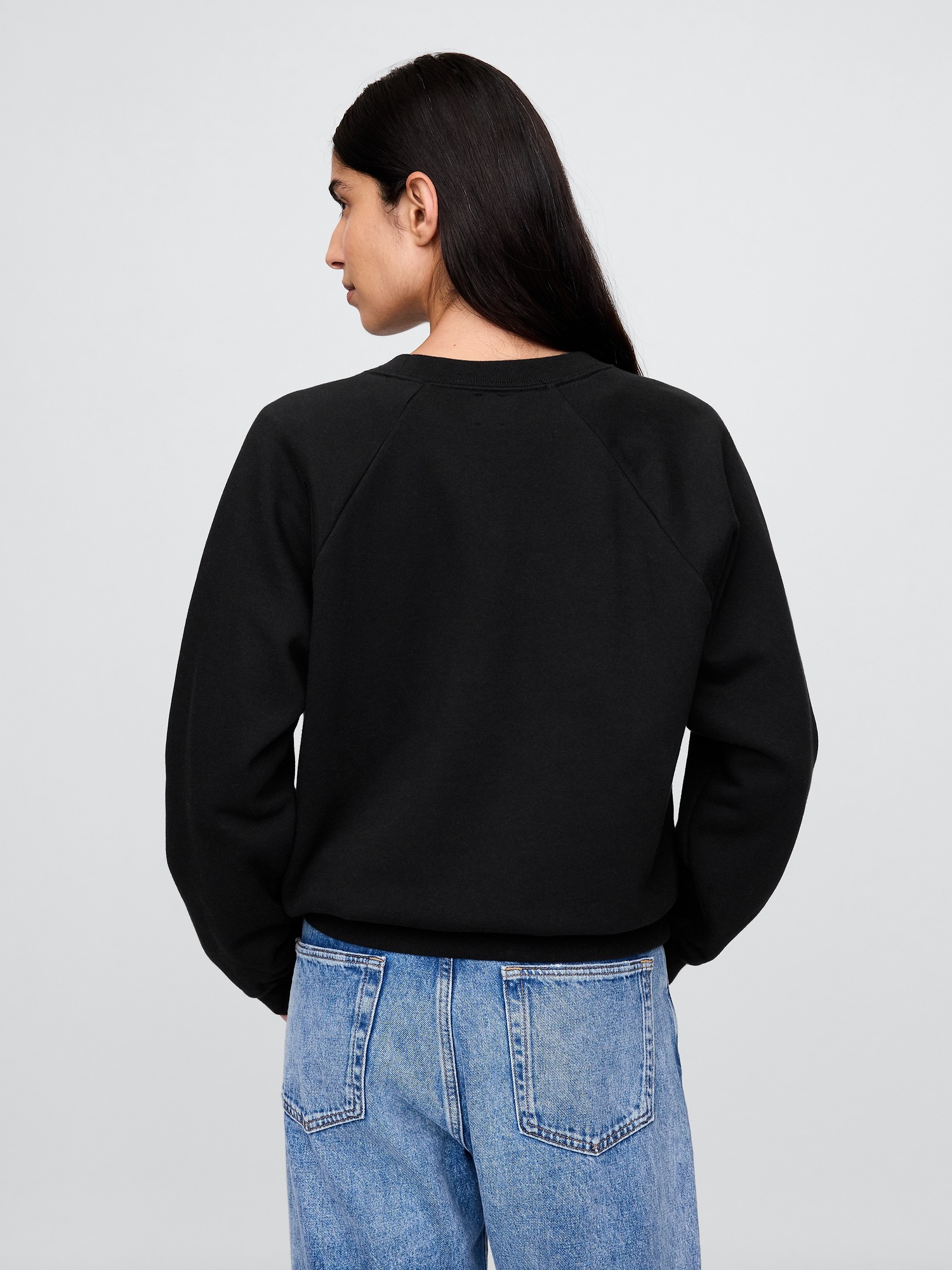 Женский свитшот Gap VintageSoft Raglan, цвет: Чёрный — фото 3