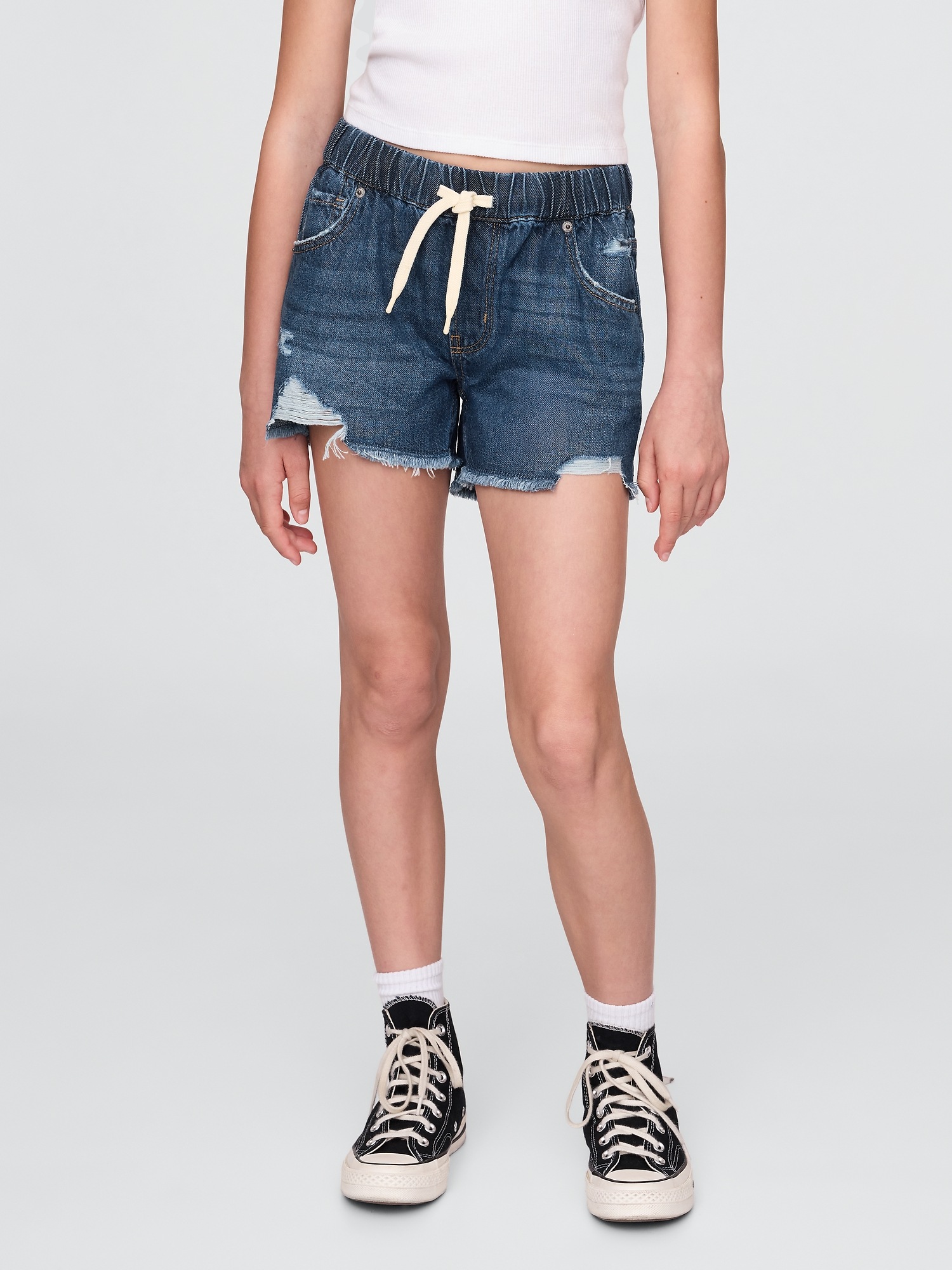 Gap Kids Low Rise UltraSoft Stride Easy Denim Shorts — фото 3