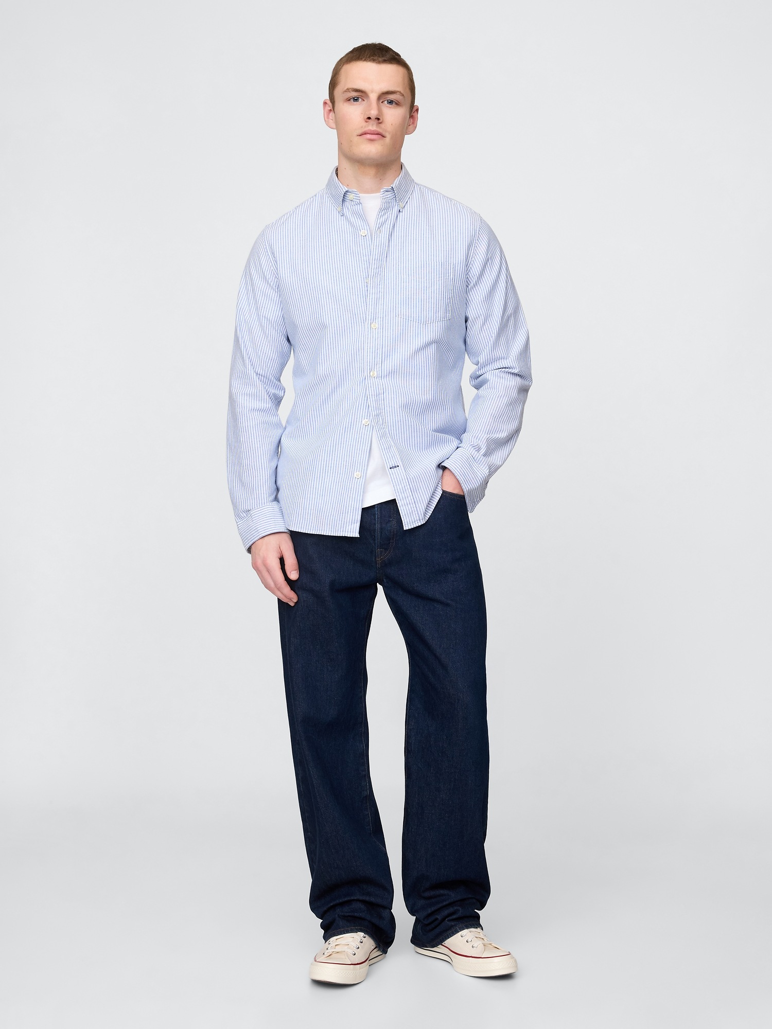 Мужская рубашка Gap Oxford Shirt in Classic Fit, цвет: Синий полосатый — фото 2
