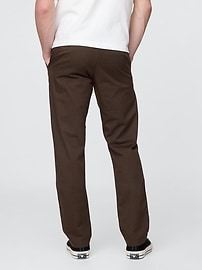 Modern Khakis in Straight Fit
