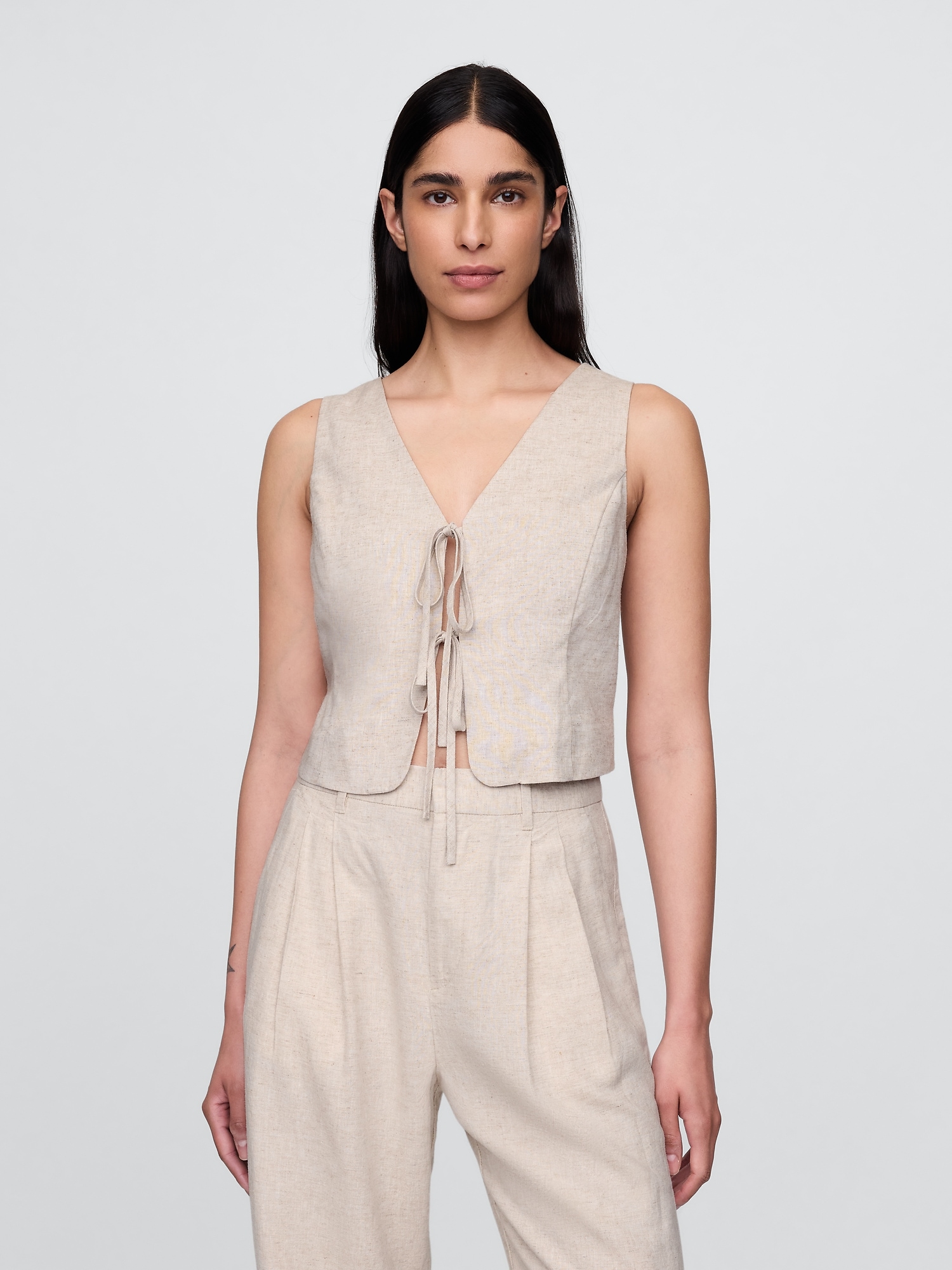 Gap Linen-blend Cropped Tie-front Vest