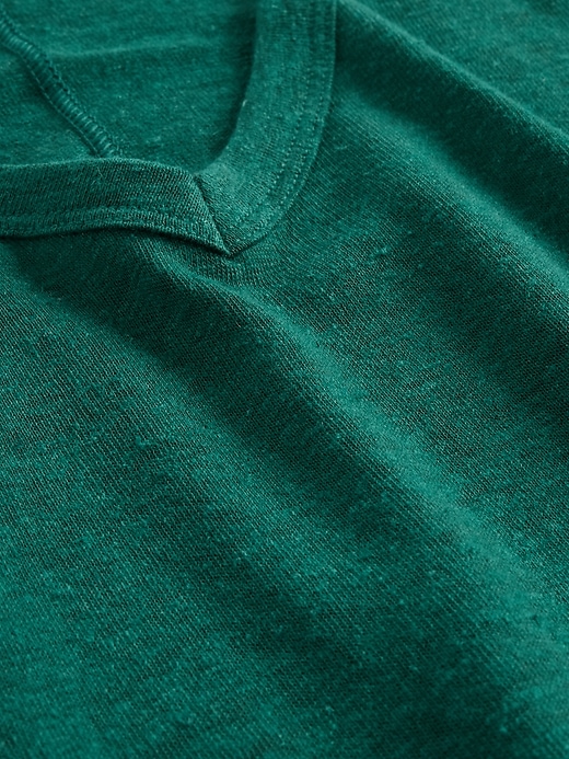 Image number 4 showing, Linen-Blend Cropped V-Neck T-Shirt