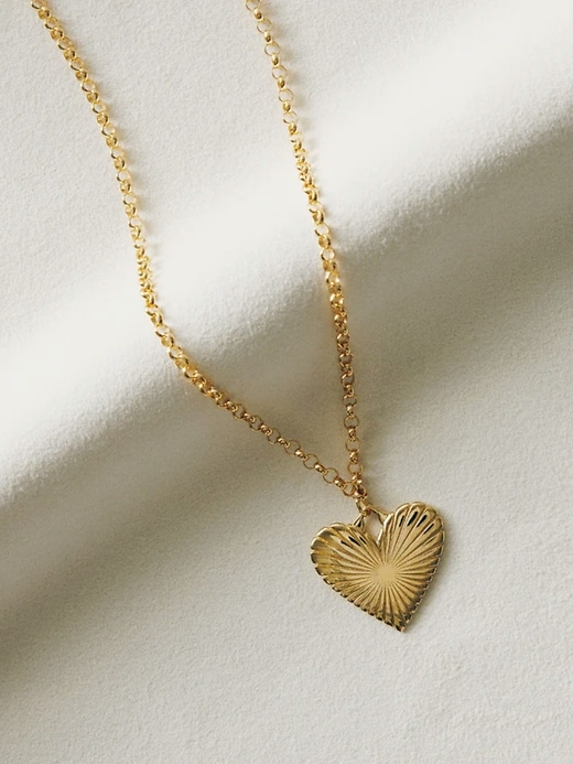 Image number 4 showing, HART Ribbed Heart of Gold Necklace