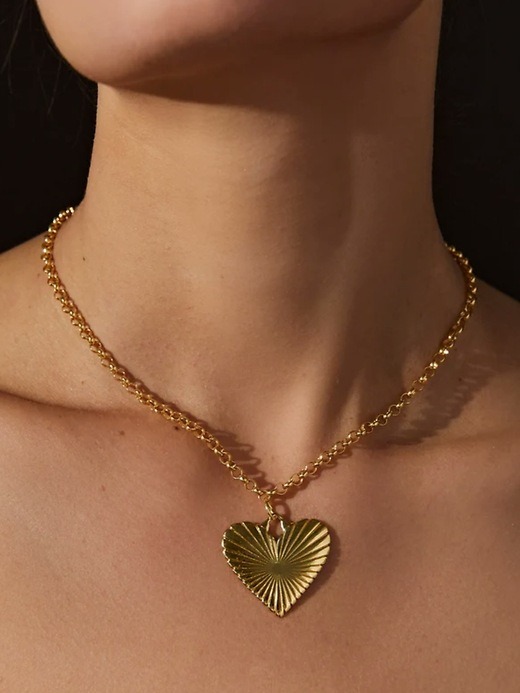 Image number 3 showing, HART Ribbed Heart of Gold Necklace