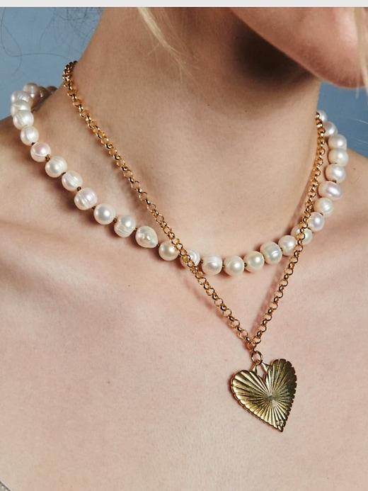 Image number 2 showing, HART Ribbed Heart of Gold Necklace
