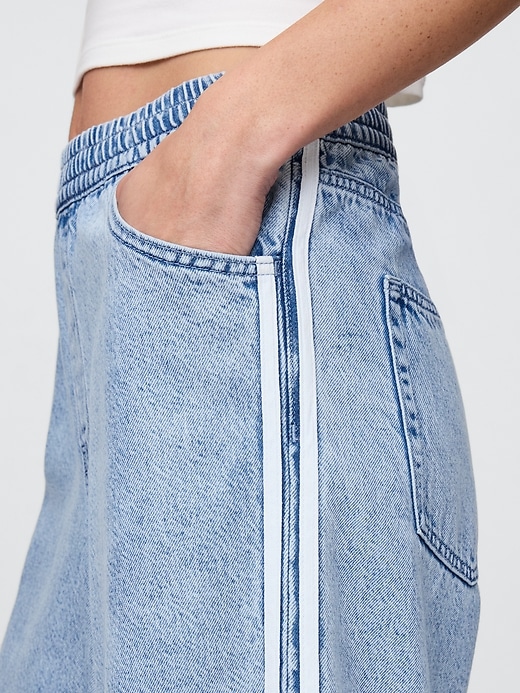 Image number 6 showing, 11" Mid Rise UltraSoft Easy Longline Denim Shorts