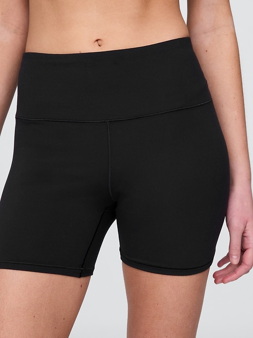 Image number 6 showing, 5" GapFit Smooth Bike Shorts