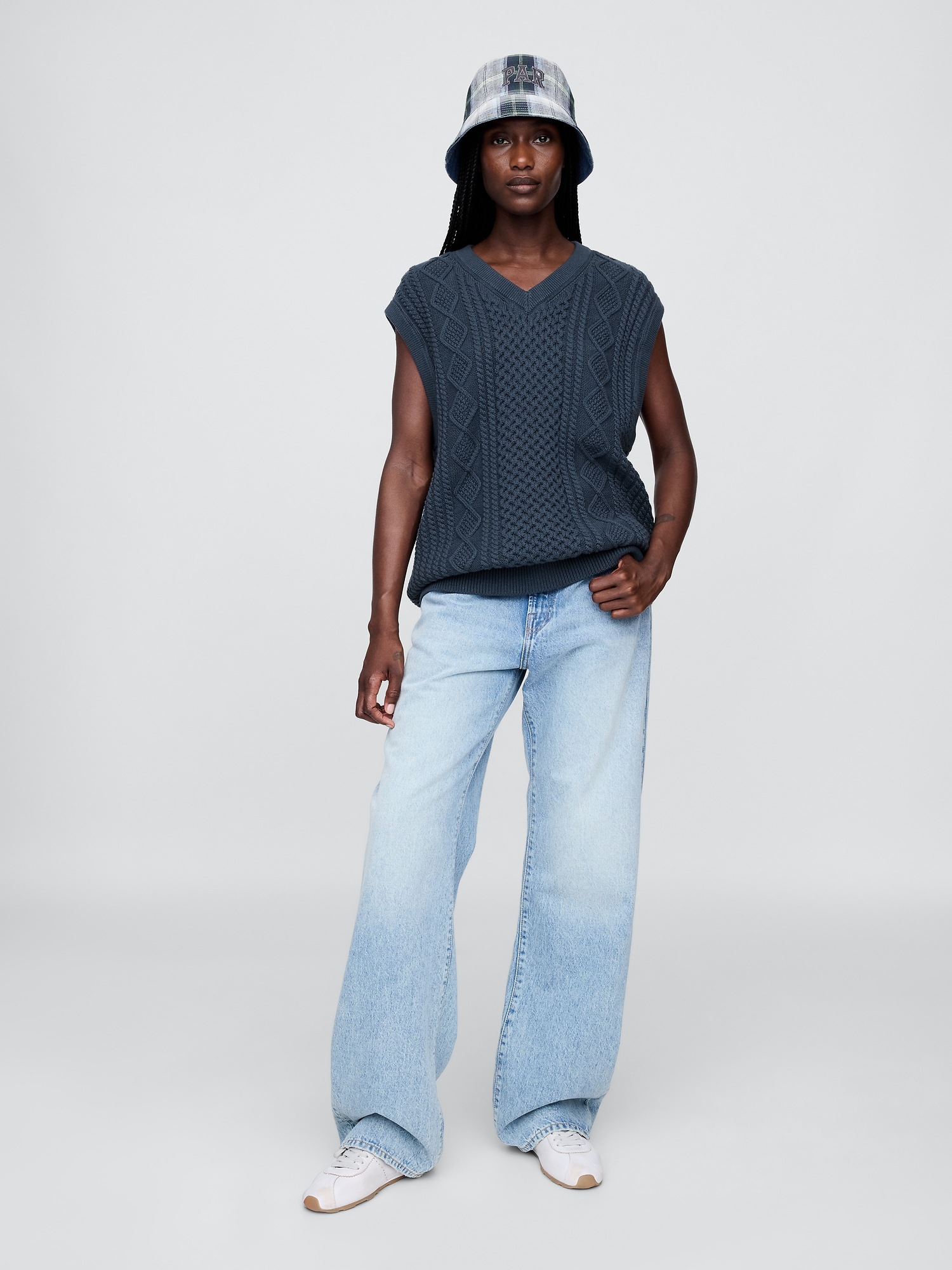 Женский жилет Gap × Malbon Cable-Knit Sweater Vest, цвет: Холодный синий — фото 6