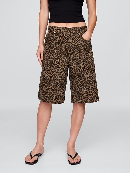 Image number 2 showing, 11" Mid Rise Denim Leopard Longline Shorts