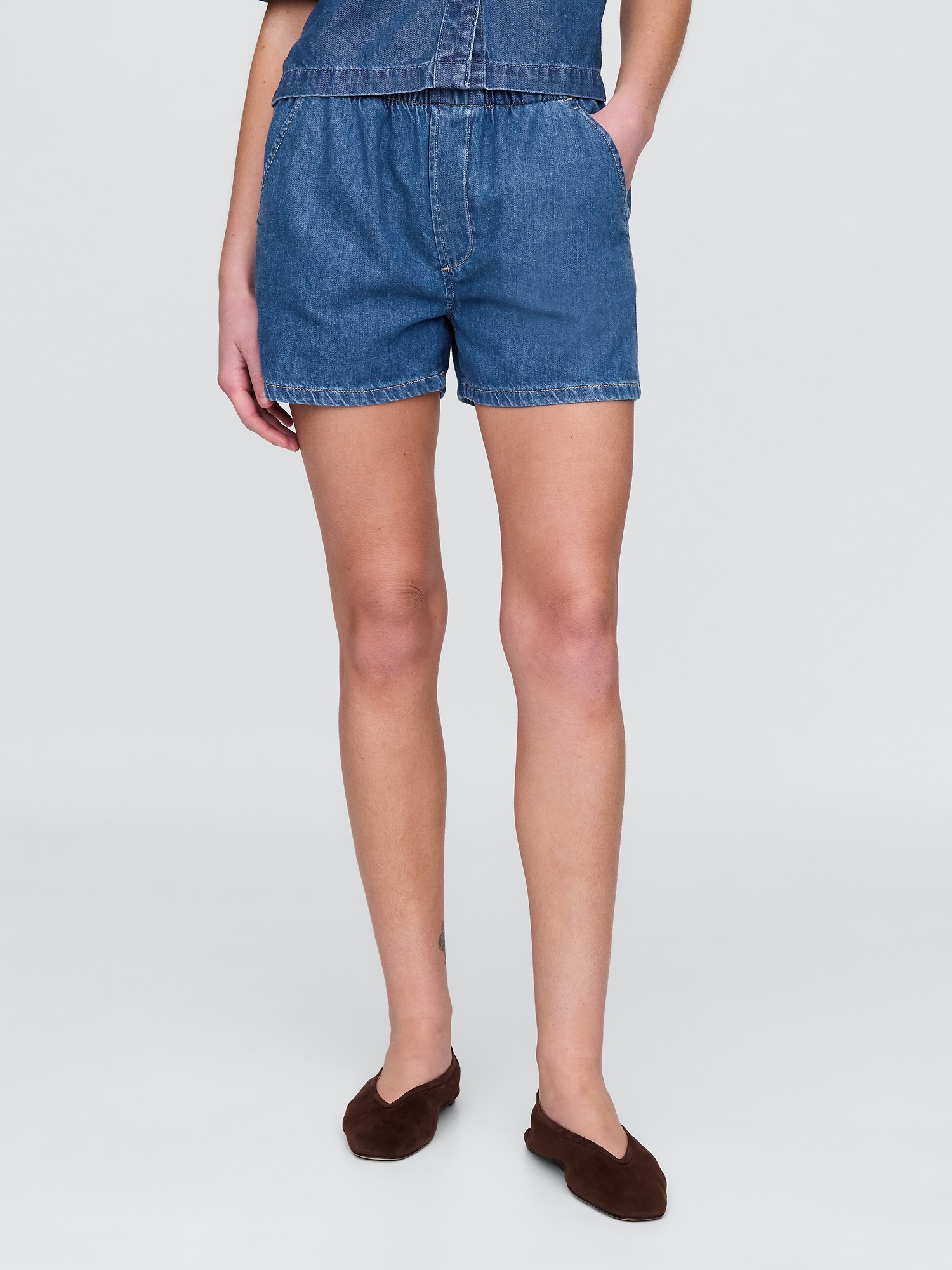 Женские трусы Gap Mid Rise UltraSoft Denim Easy Boxer Shorts, цвет: Средний индиго — фото 2