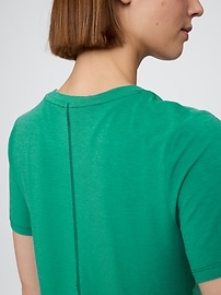 GapFit Breathe T-Shirt