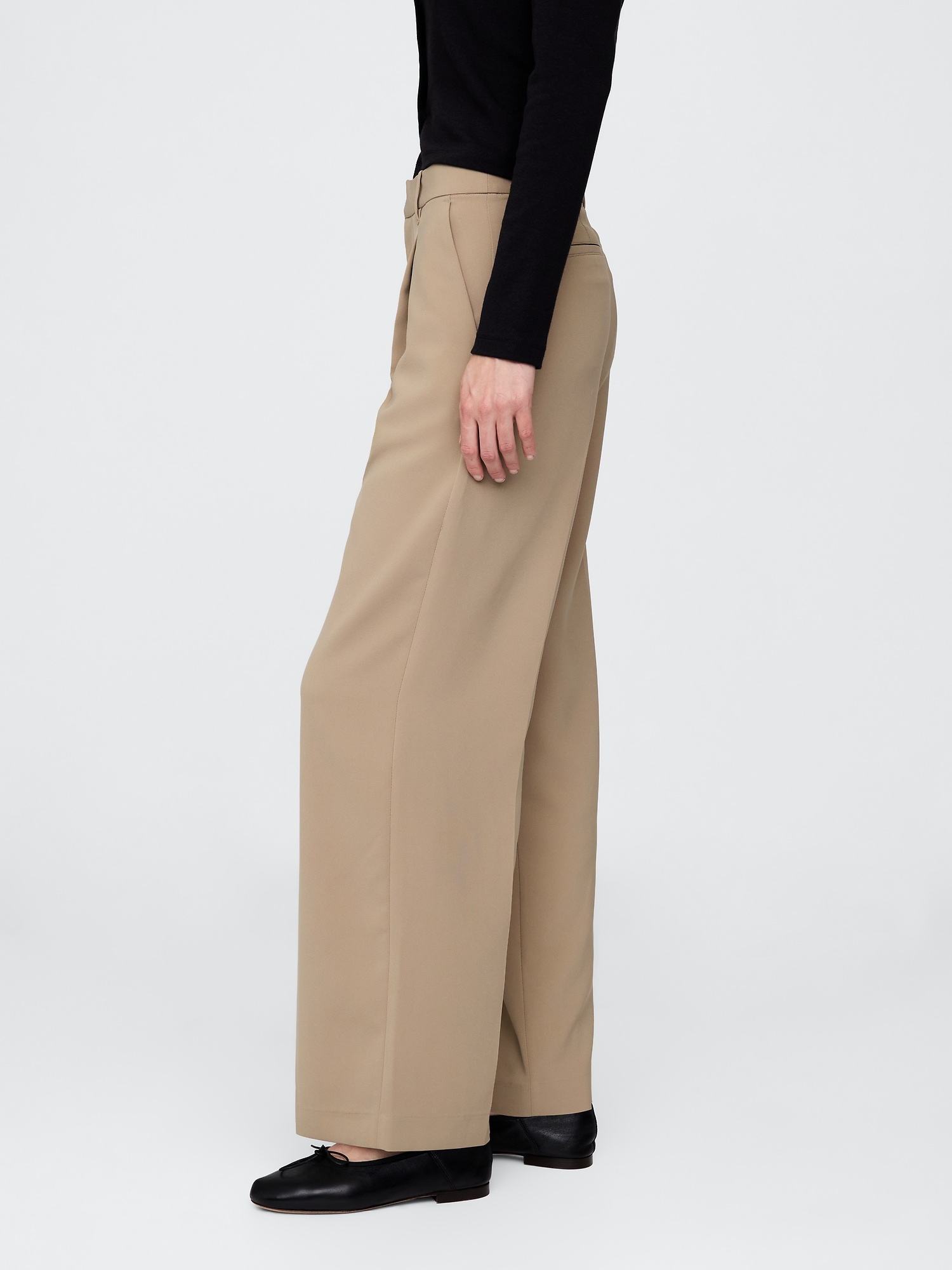 Женские брюки Gap 365 Low Rise Brushed Twill Pleated Trousers, цвет: Бежевый — фото 3
