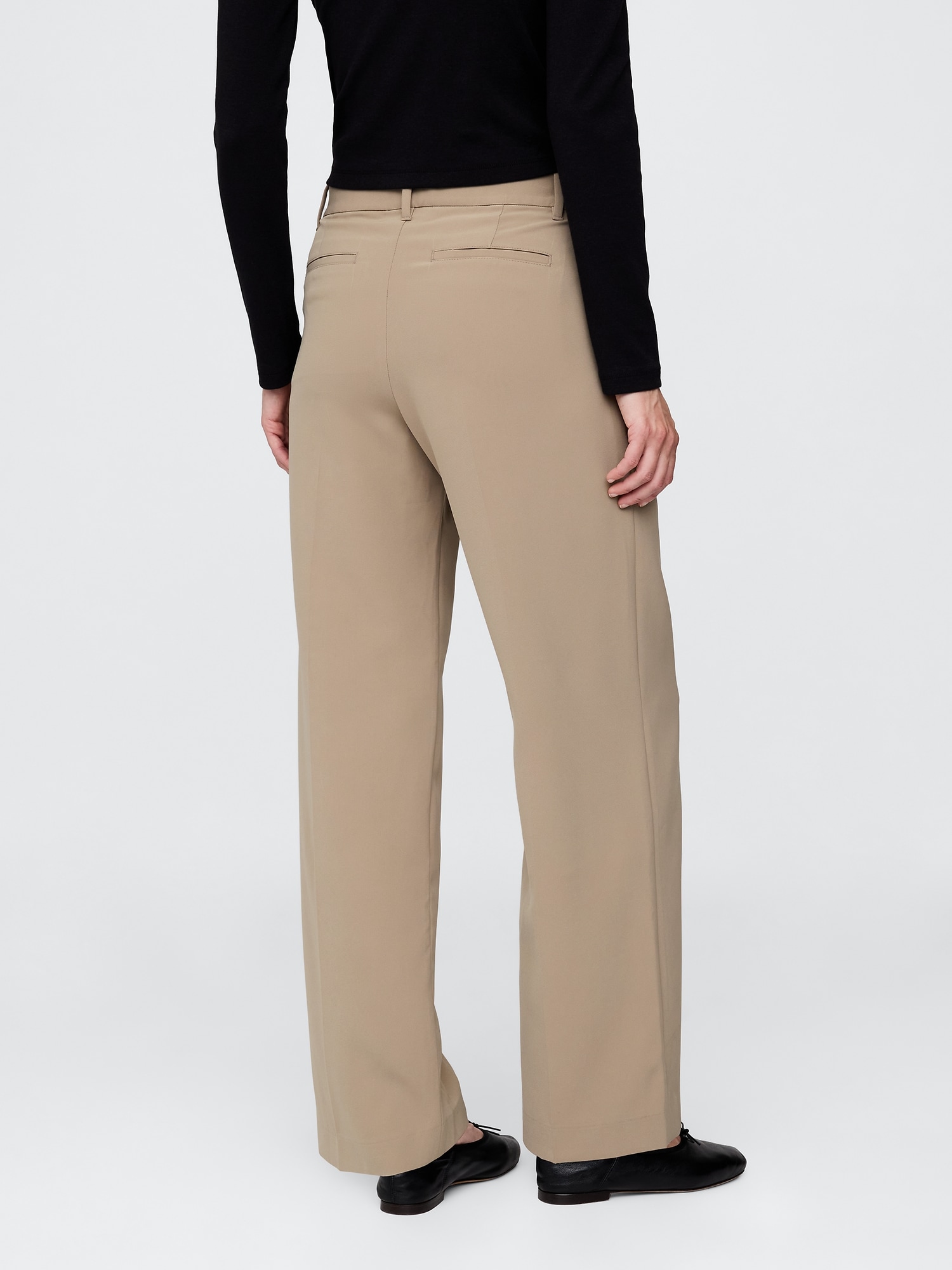 Женские брюки Gap 365 Low Rise Brushed Twill Pleated Trousers, цвет: Бежевый — фото 4