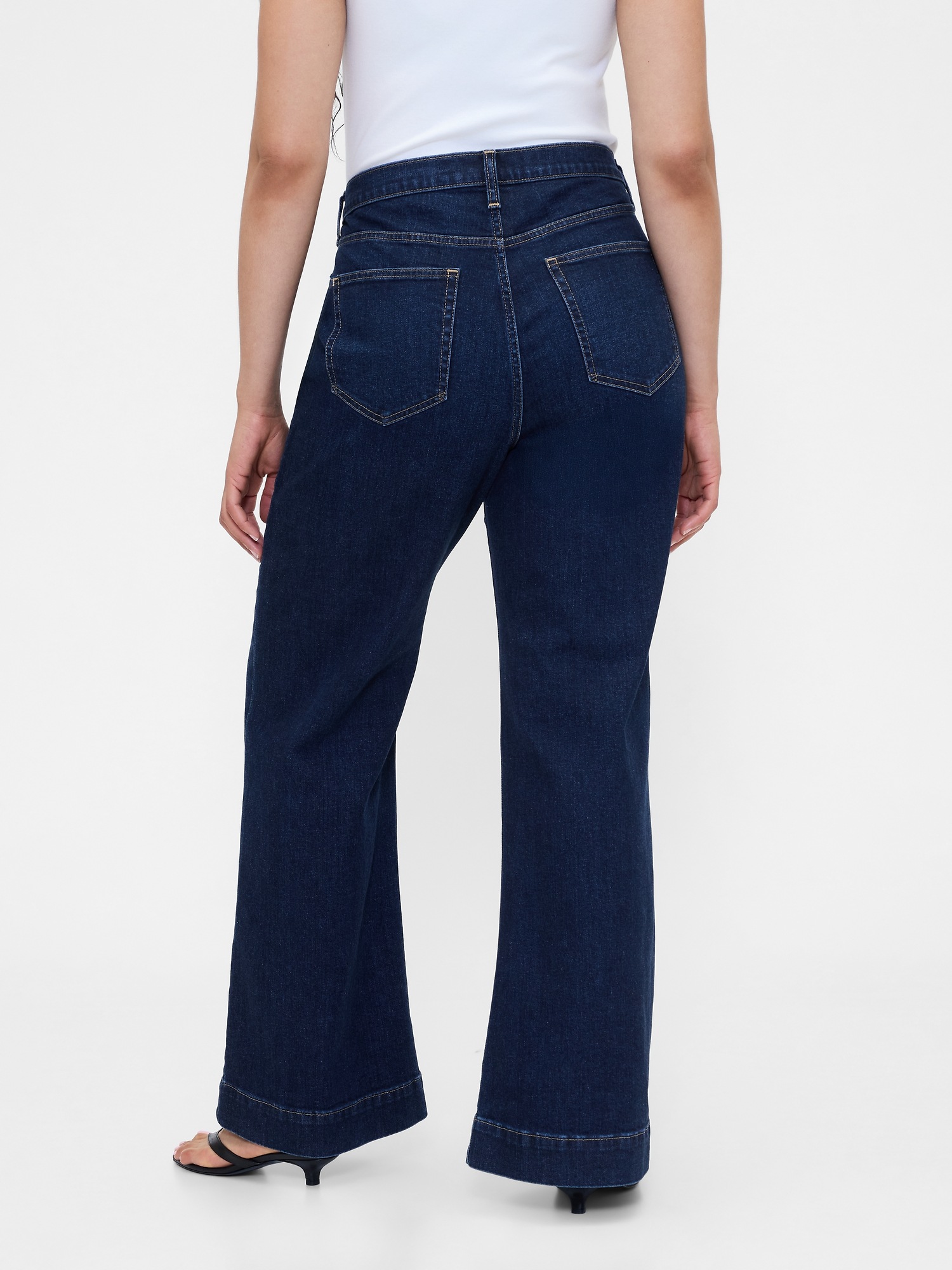 Женские джинсы Gap High Rise Relaxed Flare Jeans — фото 6