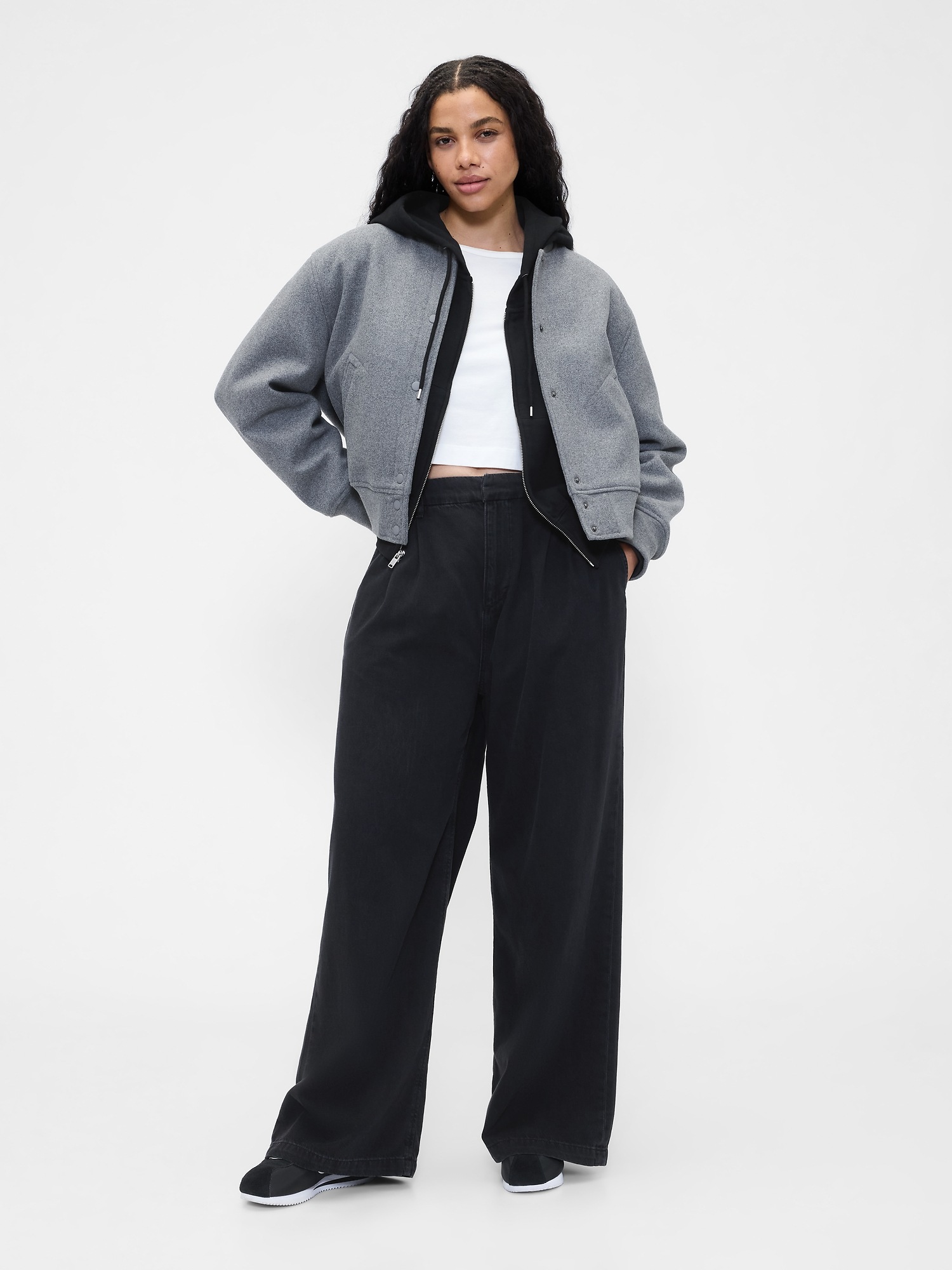 Женские джинсы Gap 365 High Rise UltraSoft Denim Pleated Trousers — фото 4