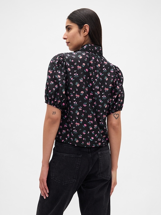 Image number 3 showing, Puff-Sleeve Collared Top