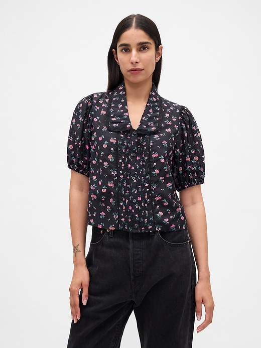 Image number 1 showing, Puff-Sleeve Collared Top
