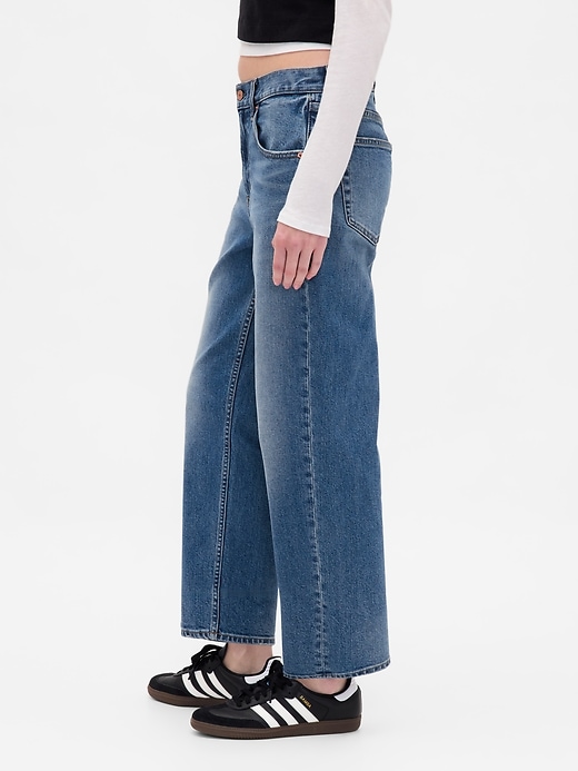 Image number 3 showing, Mid Rise Relaxed Crop Jeans