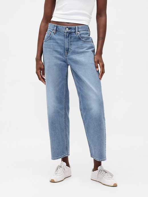 Image number 2 showing, Mid Rise Relaxed Crop Jeans