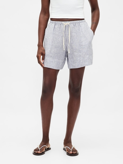 Image number 2 showing, 100% Linen Easy Shorts