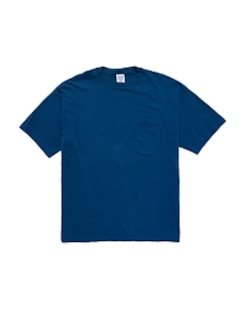 1990s GapVintage Men's Deep Blue Pocket T-Shirt — XL