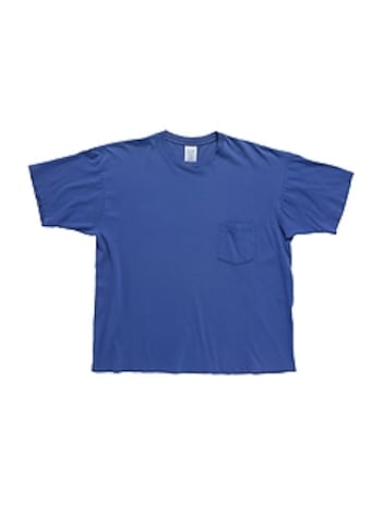 1990s GapVintage Men's Blue Pocket T-Shirt — XL