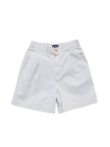1990s GapVintage Women's Pleated Khaki Shorts — 6
