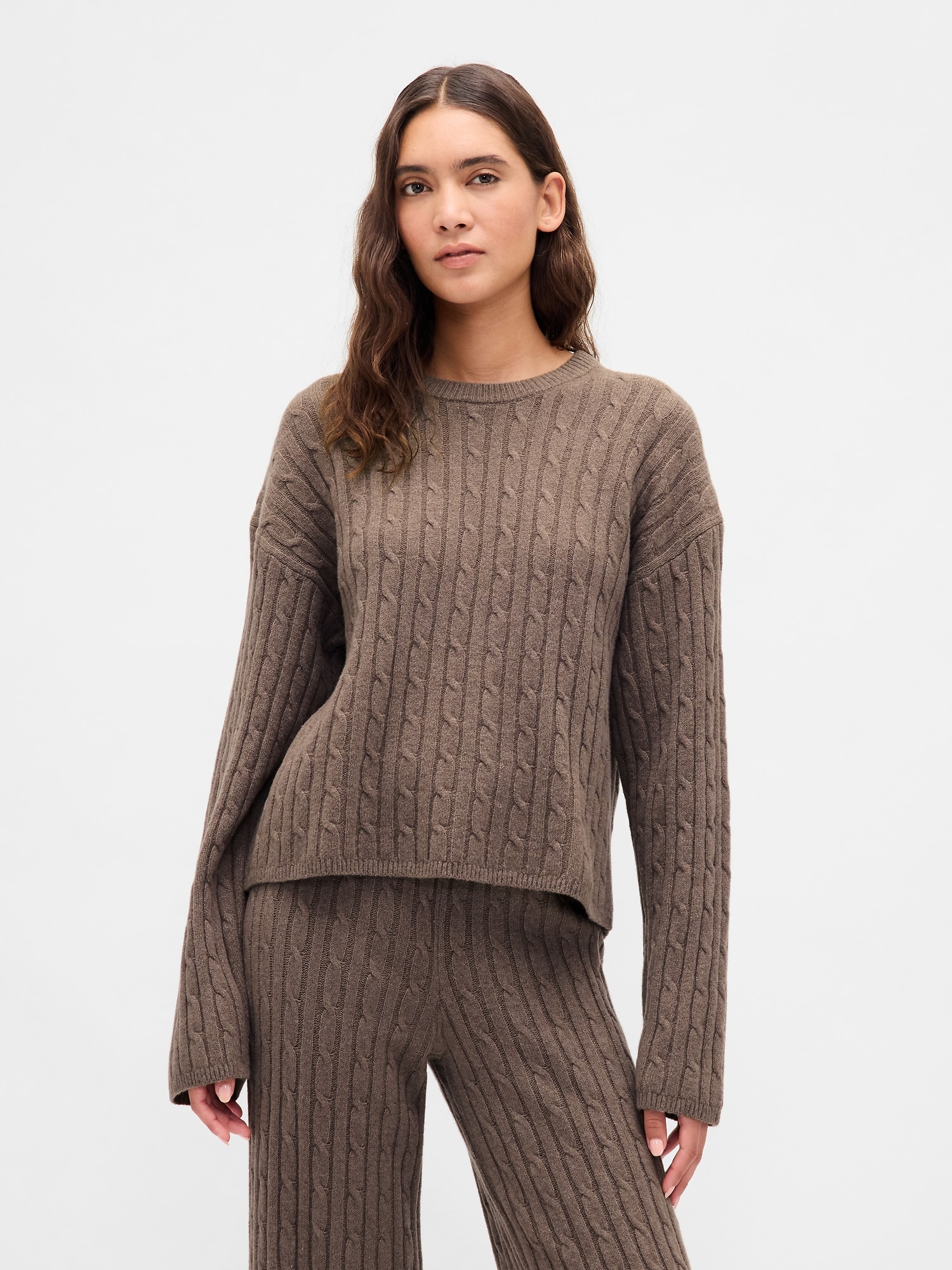CashSoft Oversized Cable-Knit Sweater