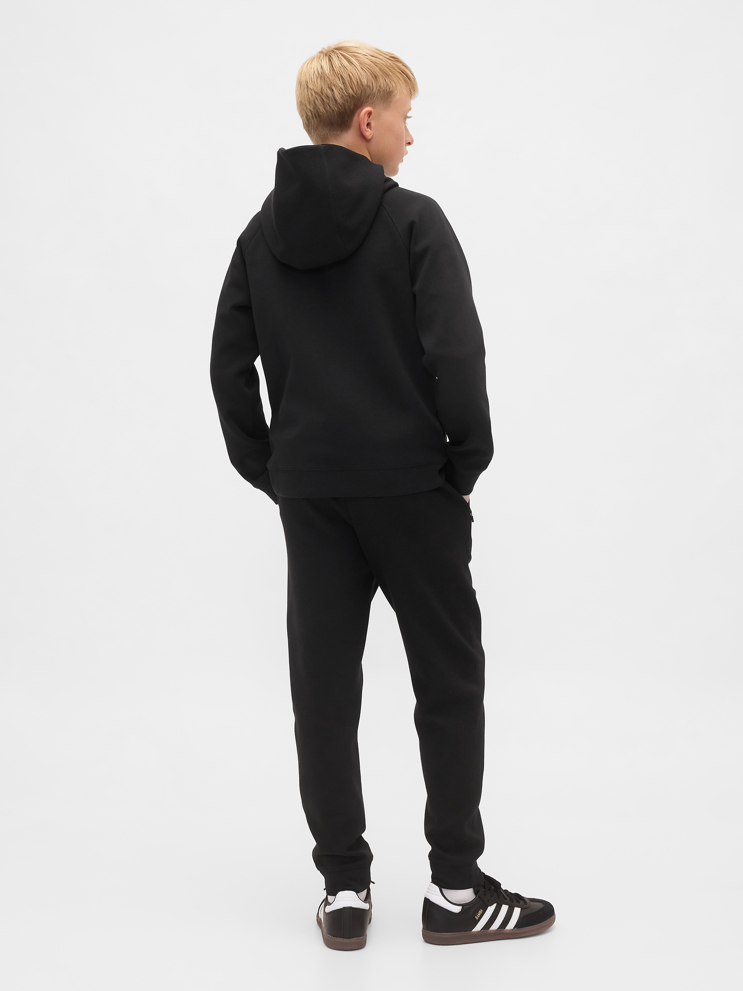 Детское худи Gap GapFit Tech Quick-Dry Zip, цвет: Чёрный — фото 3