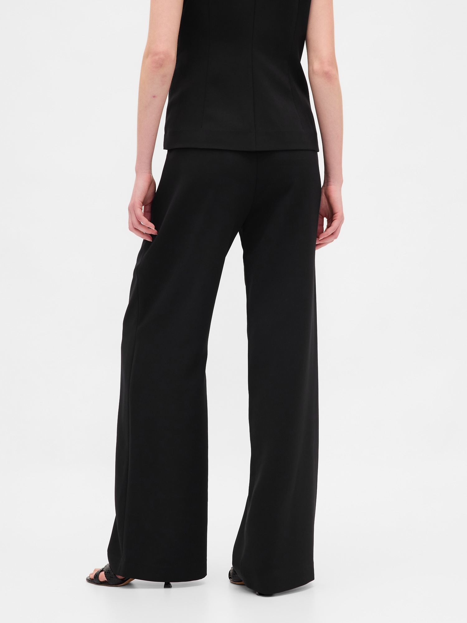 Женские брюки Gap 365 High Rise Pleated Trousers, цвет: Чёрный — фото 4