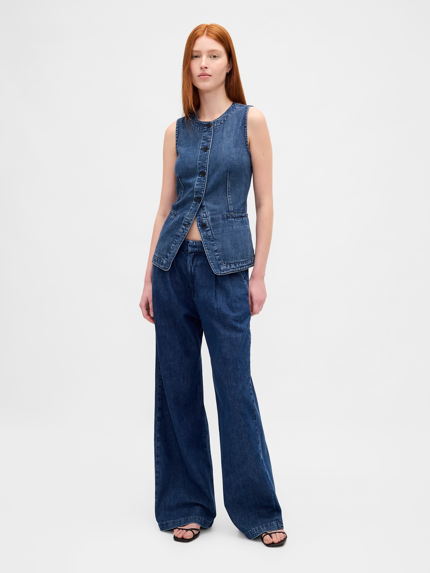 Женский жилет Gap UltraSoft Denim Longline Vest, цвет: Тёмная варка — фото 2