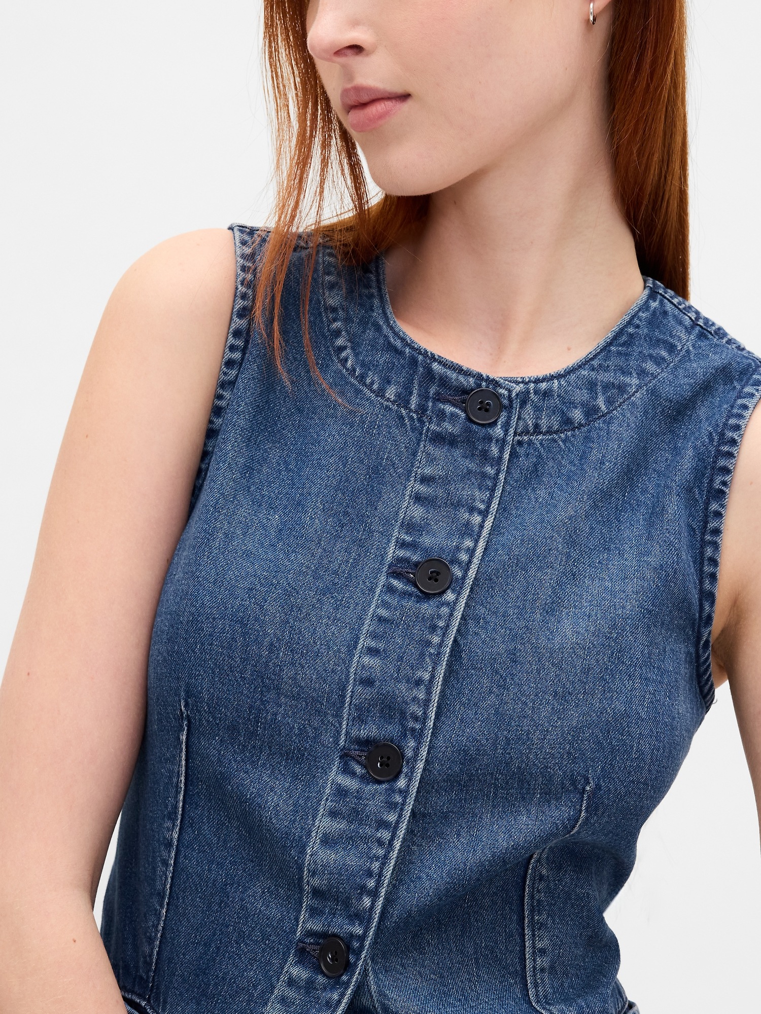 Женский жилет Gap UltraSoft Denim Longline Vest, цвет: Тёмная варка — фото 3