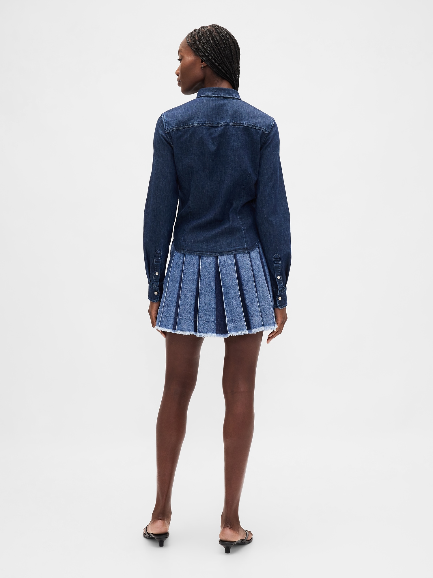 Женские юбки Gap Pleated Denim Mini Skirt — фото 2