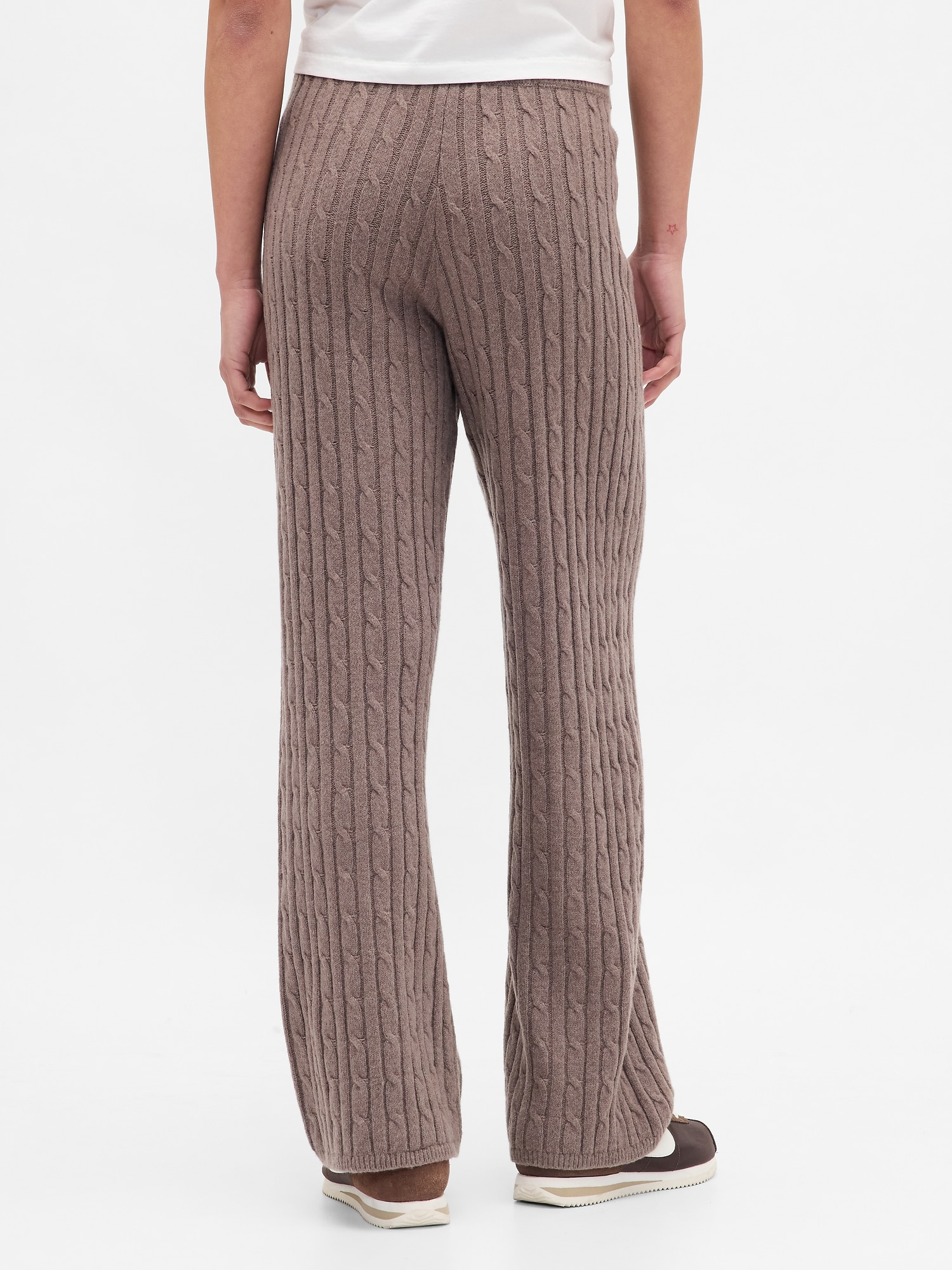 Женские брюки Gap CashSoft Cable-Knit Sweater Pants, цвет: Миндальный коричневый — фото 4