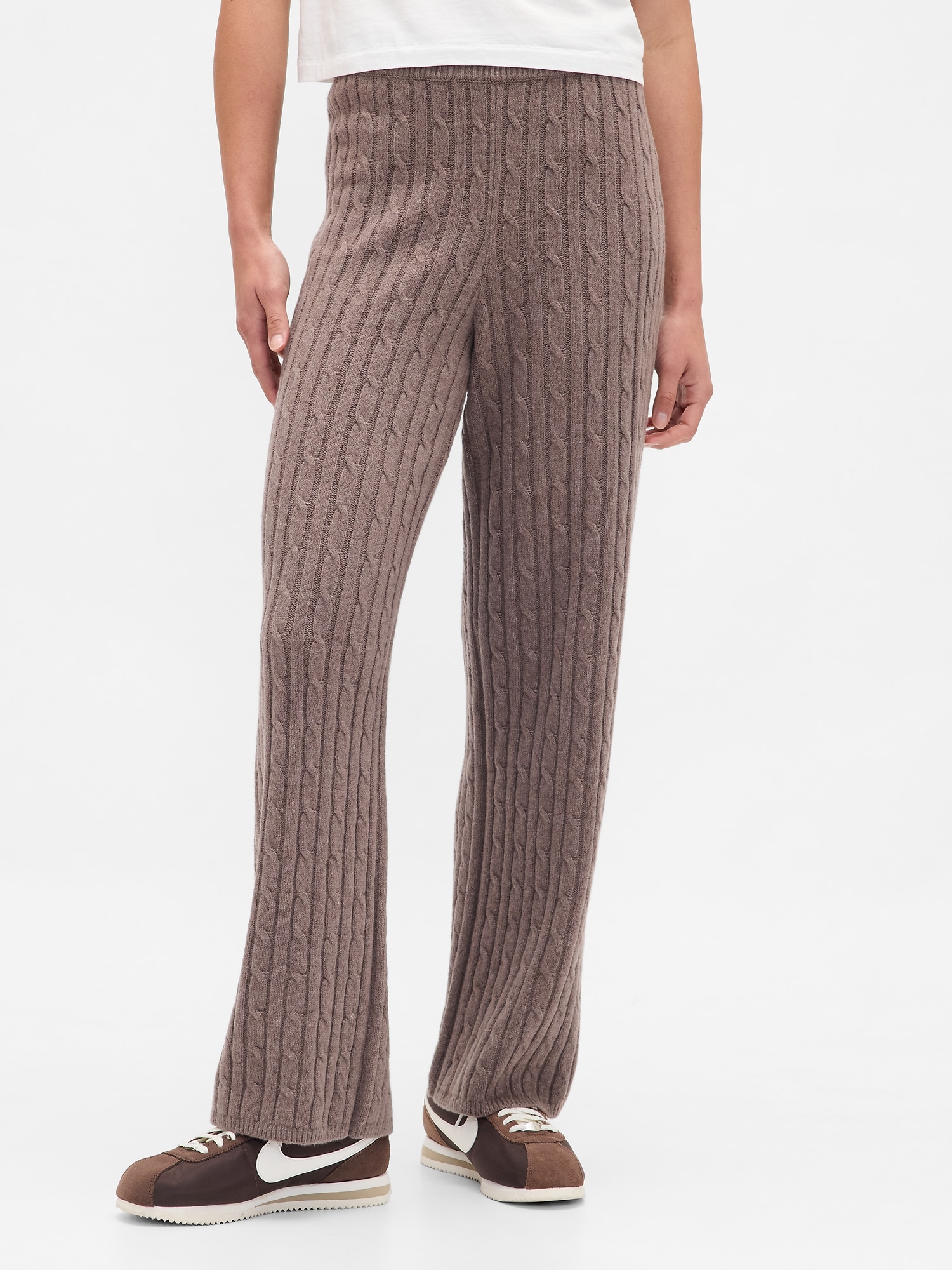 Женские брюки Gap CashSoft Cable-Knit Sweater Pants, цвет: Миндальный коричневый — фото 2