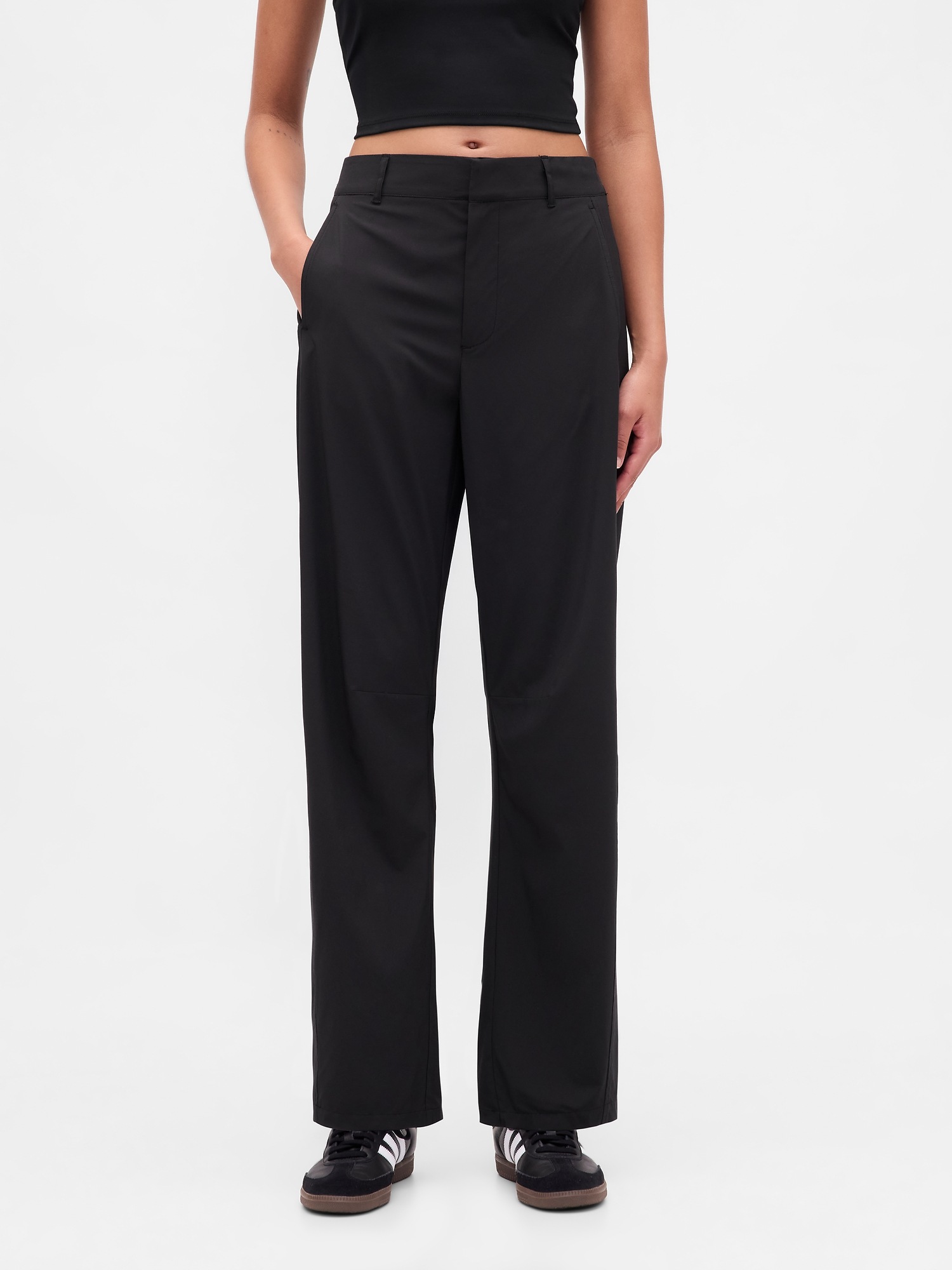 Женские брюки Gap GapFit Tech High Rise Barrel Trousers, цвет: Насыщенный чёрный — фото 2