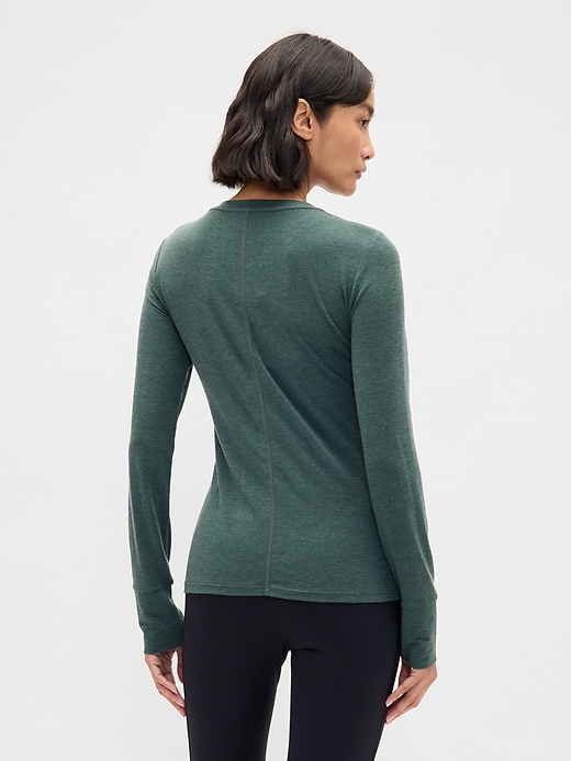Image number 2 showing, GapFit Breathe T-Shirt