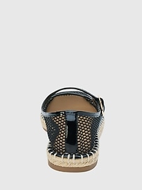 Meg Mary Jane Flat