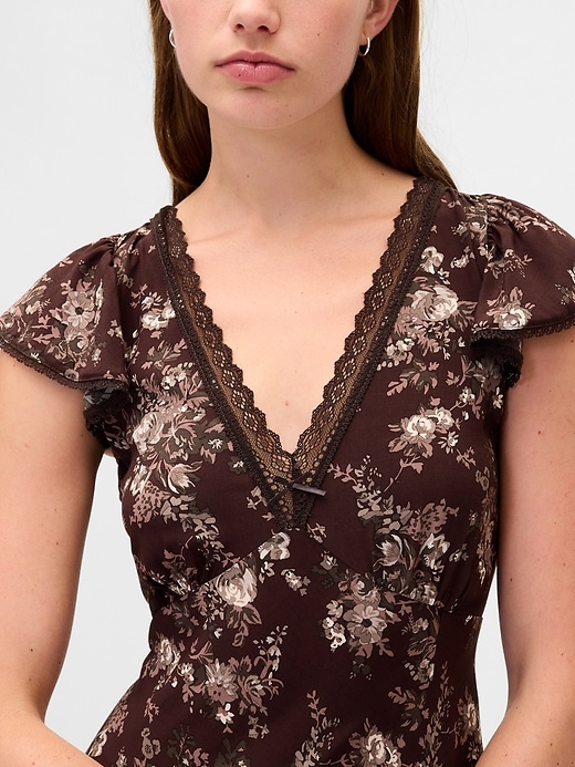 Image number 4 showing, Lace-Trim V-Neck Crepe Maxi Dress