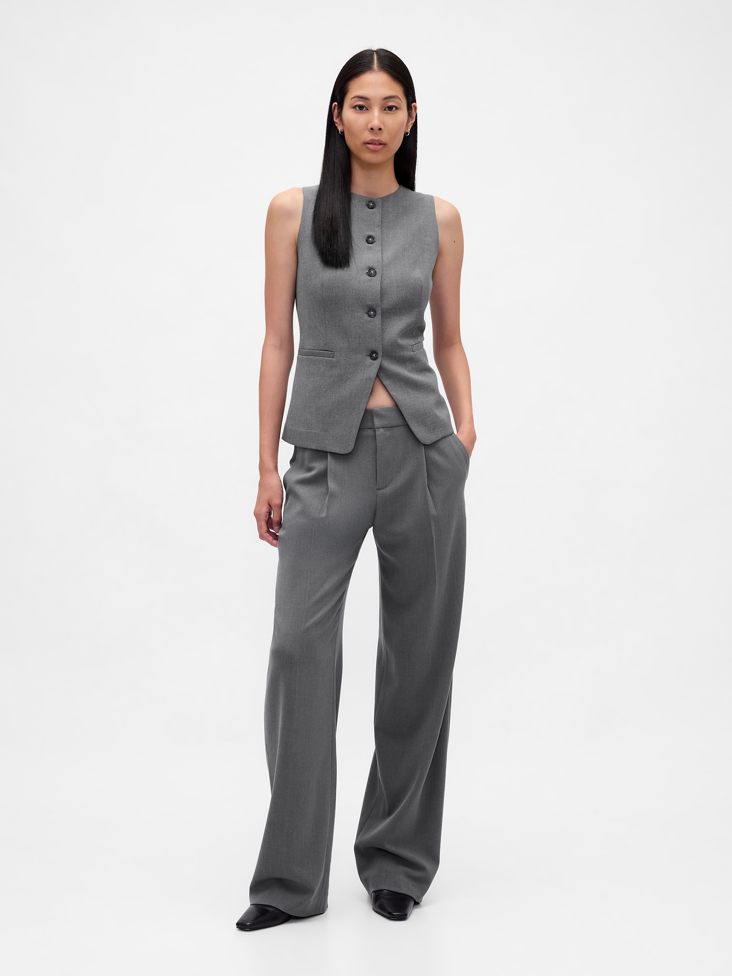 Gap 365 Low Rise Pleated Trousers In Burgundy