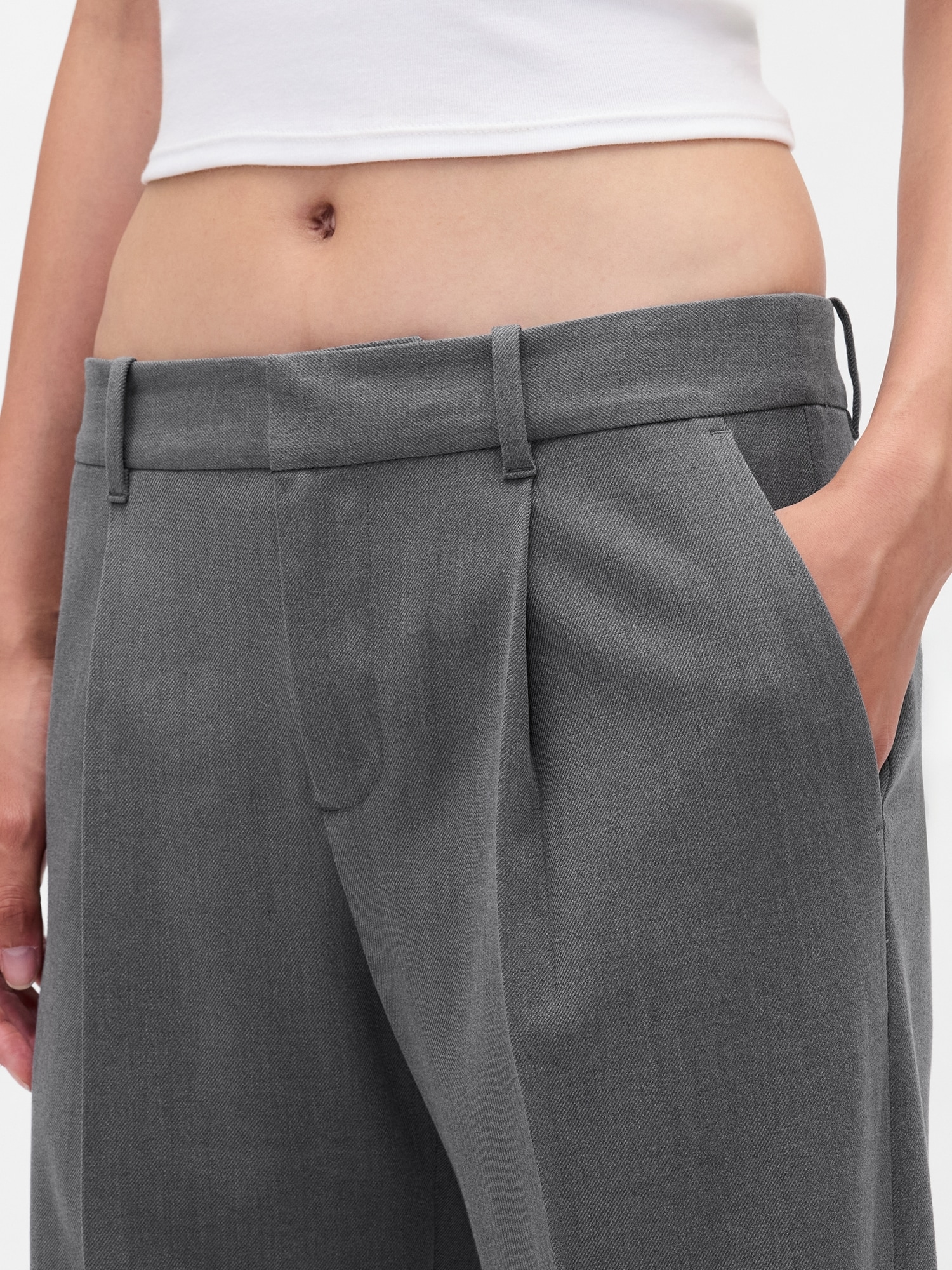 365 Low Rise Brushed Twill Pleated Trousers