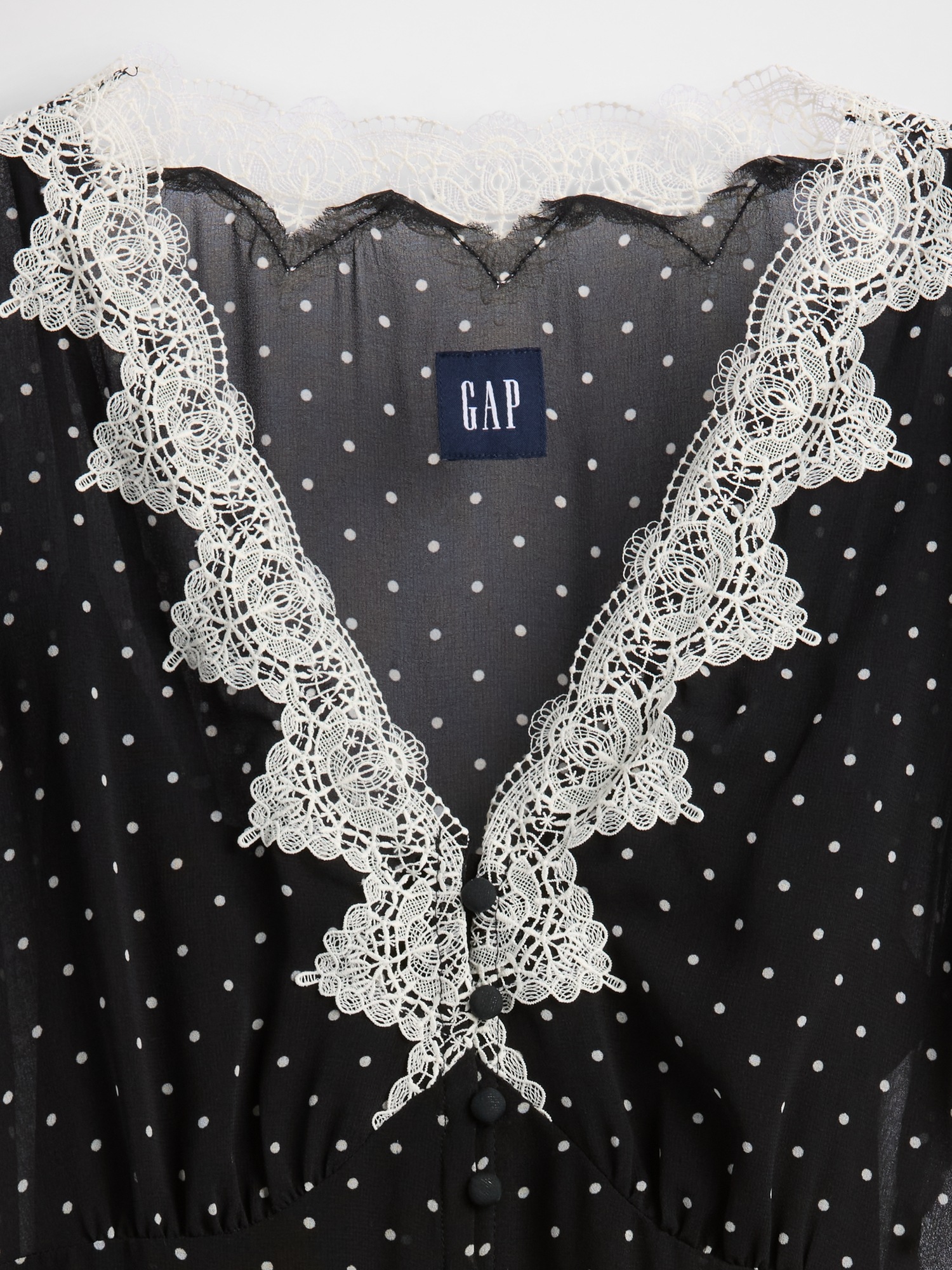 Женское платье Gap Lace-Trim V-Neck Maxi, цвет: Чёрный в горошек — фото 4