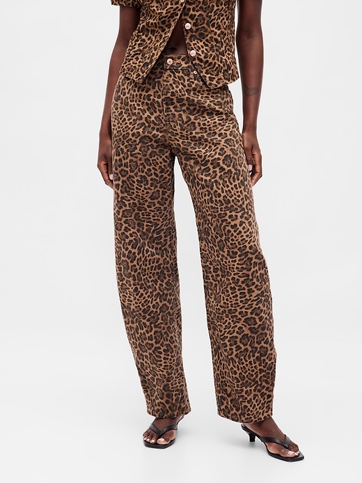 Image number 2 showing, High Rise Barrel Jeans