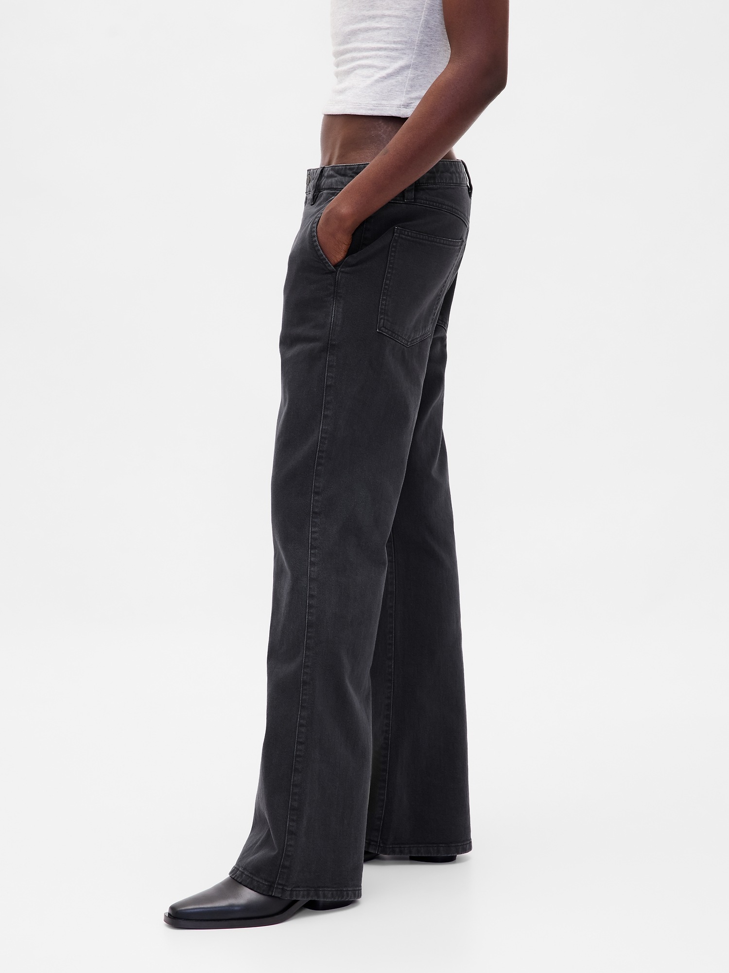 Женские брюки Gap Low Rise Relaxed Flare Khakis, цвет: Чёрный — фото 3
