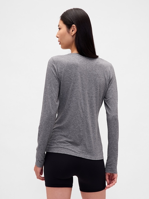 Image number 2 showing, GapFit Breathe T-Shirt