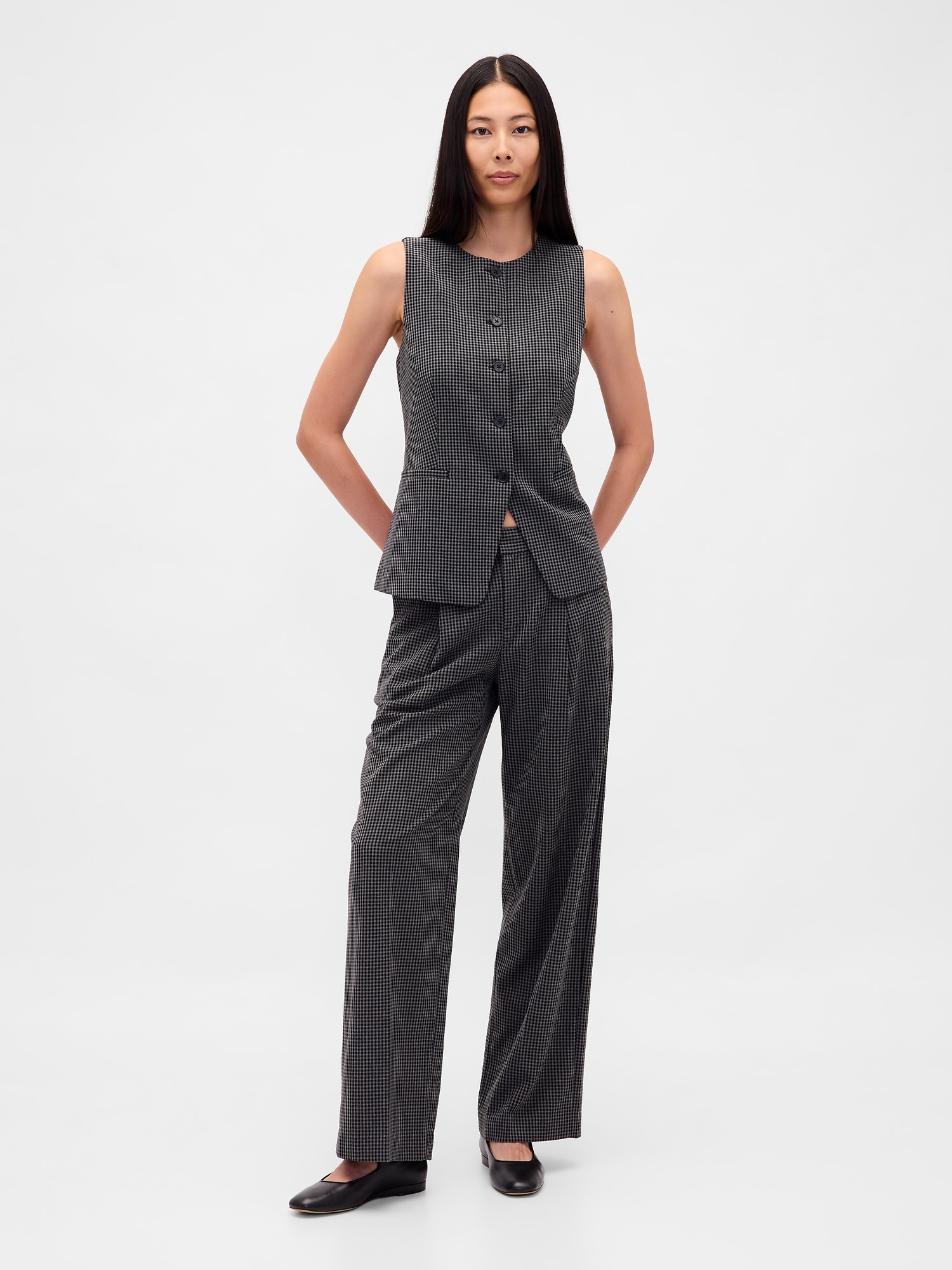 Gap 365 Low Rise Pleated Trousers In Gray