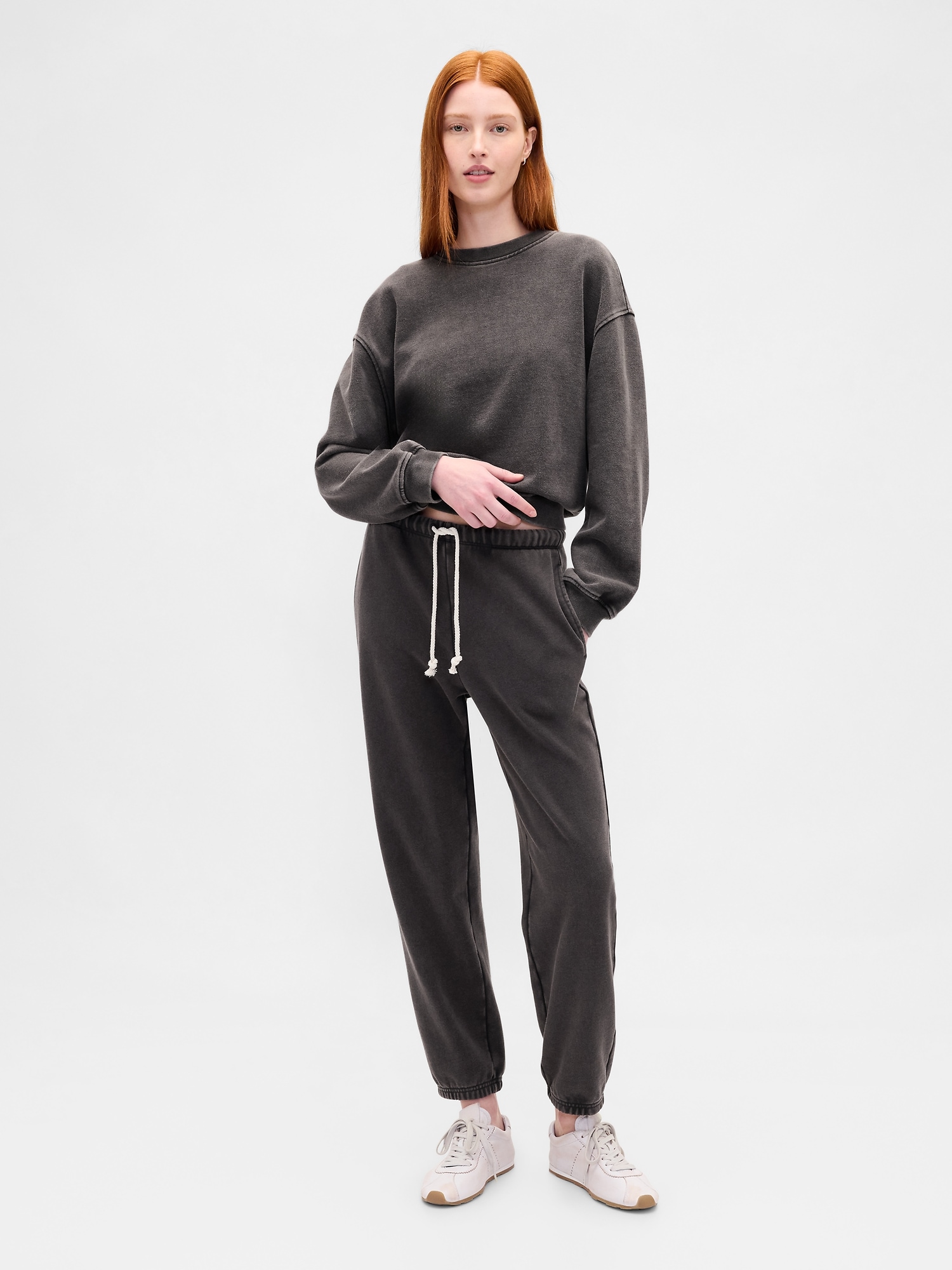 Gap Heavyweight French Terry Slim Joggers In Black