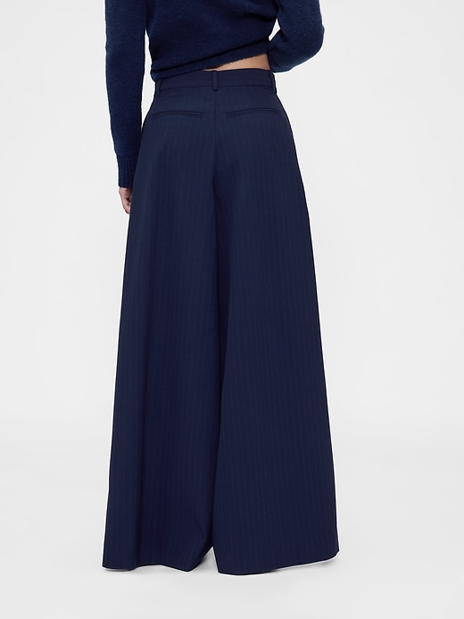 Image number 4 showing, GapStudio Mid Rise Pleated Baggy Trousers