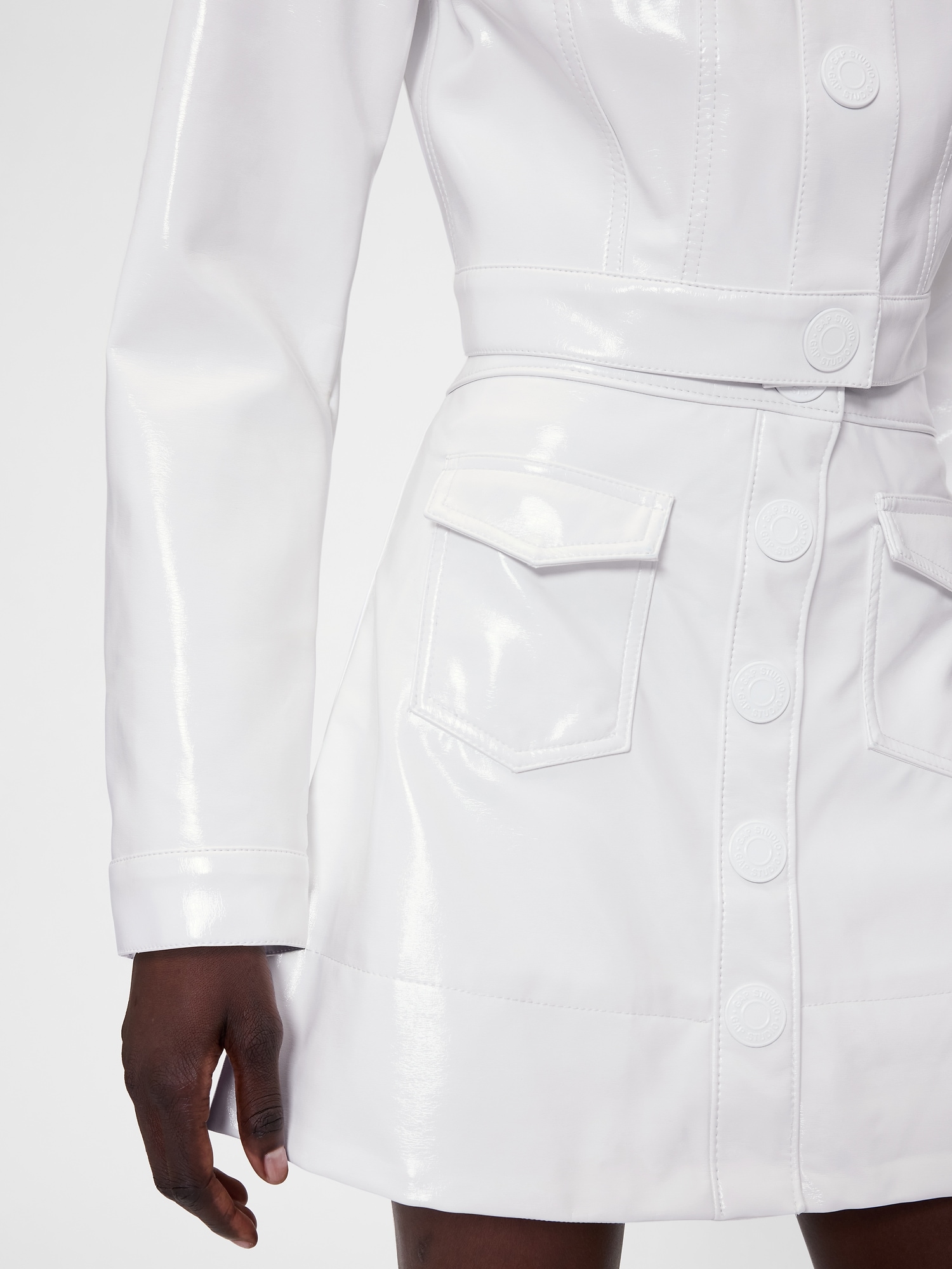 Женские юбки Gap GapStudio Vegan Patent Leather Mini Skirt — фото 3